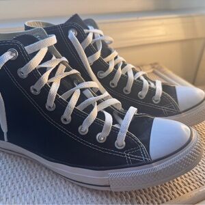 Men’s Converse Chuck Taylor’s Black High-Top Sneakers with White Laces Sz 10.5